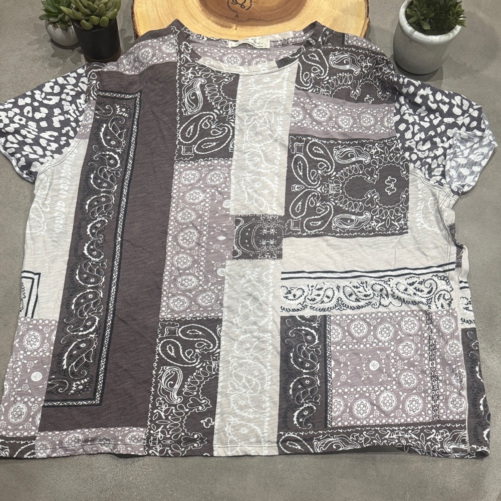 We The Free Paisley Print Top - Gray and White
